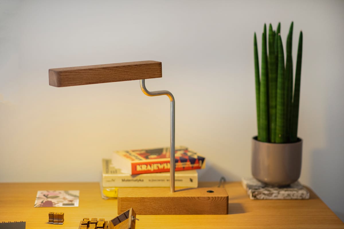 Designerska lampka biurkowa Kiko